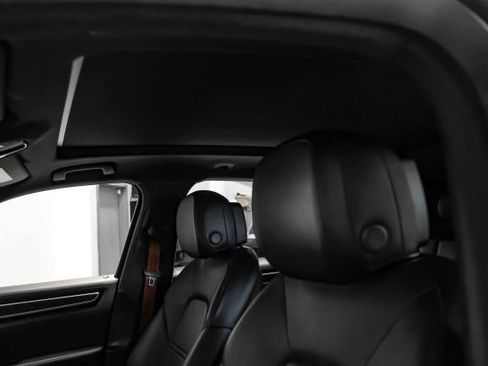 Used 2021 Porsche Cayenne AWD/4WD image 5