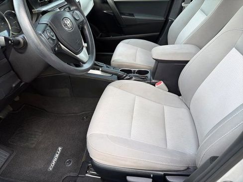 Used 2015 Toyota Corolla LE FWD image 5