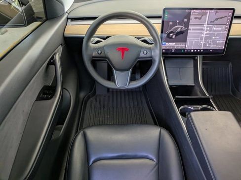 Used 2021 Tesla Model Y 2WD image 13