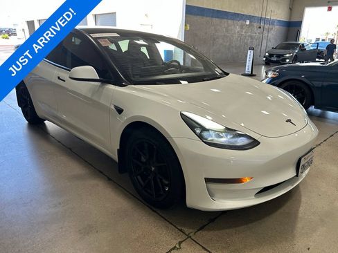 Used 2023 Tesla Model 3 Standard Range RWD image 2