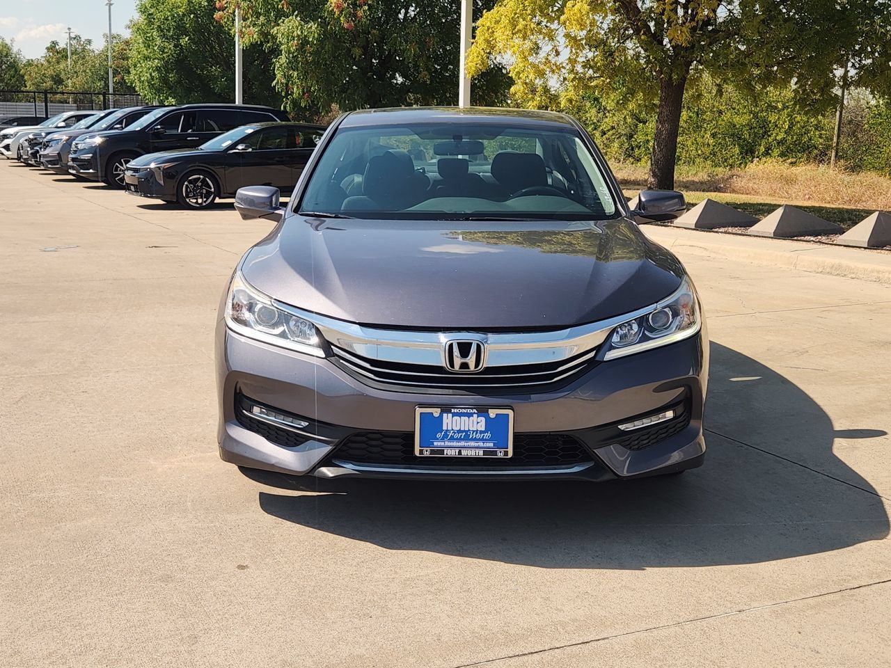 Used 2017 Honda Accord EX image 2