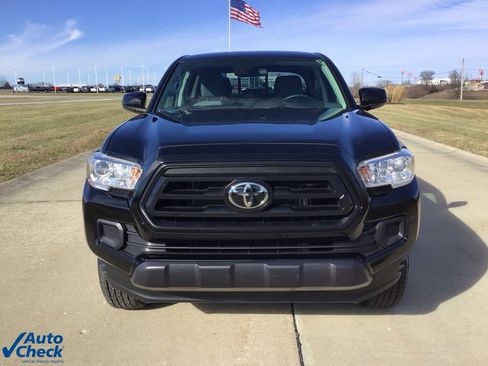 Used 2023 Toyota Tacoma SR image 9