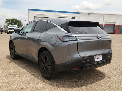 Used 2025 Nissan Murano SV AWD/4WD image 3
