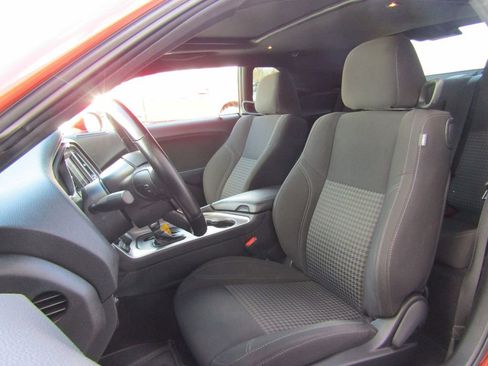 Used 2021 Dodge Challenger SXT w/ Driver Convenience Group image 18