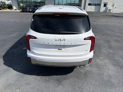Certified 2023 Kia Telluride S w/ S Sunroof Package AWD/4WD image 11