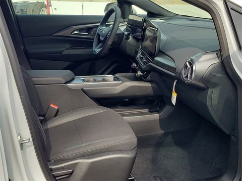 New 2026 Chevrolet Equinox EV LT image 13