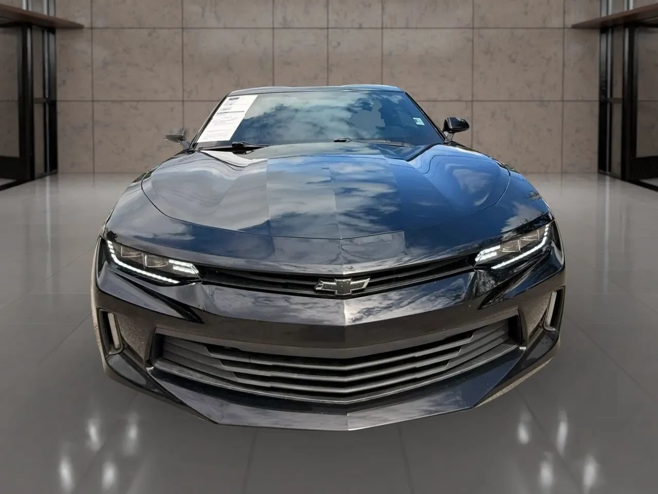 Used 2018 Chevrolet Camaro LT RWD image 10