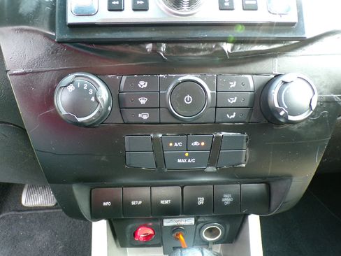 Used 2008 Ford Focus SE FWD image 16