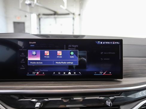 New 2026 BMW X6 xDrive40i w/ Climate Comfort Package image 16