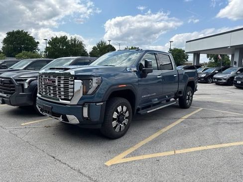 Used 2025 GMC Sierra 2500 Denali w/ Denali Reserve Package AWD/4WD image 1