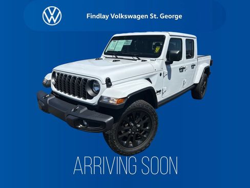 Used 2025 Jeep Gladiator Sport AWD/4WD image 1