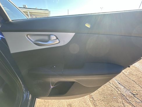 Used 2023 Kia Forte LXS w/ LXS Technology Package image 32