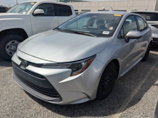 Certified 2025 Toyota Corolla LE FWD image 2