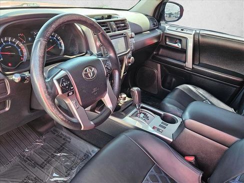 Used 2014 Toyota 4Runner SR5 AWD/4WD image 10