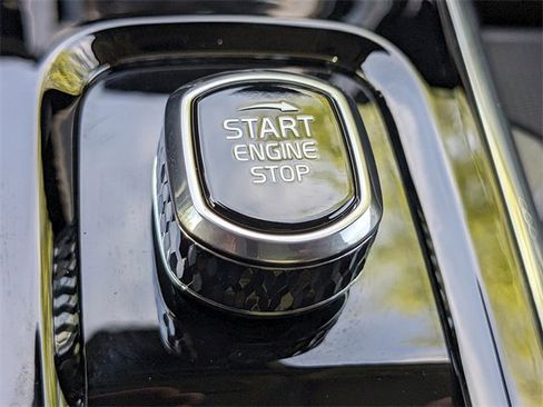 New 2025 Volvo XC60 B5 Ultra w/ Climate Package image 31