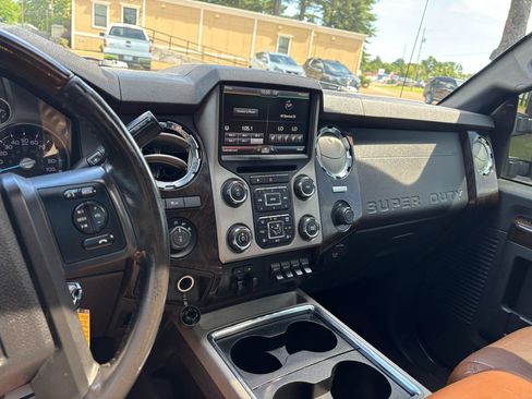 Used 2016 Ford F250 Platinum w/ FX4 Off-Road Package AWD/4WD image 17