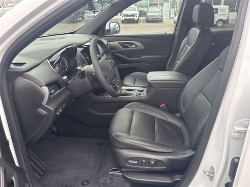 Certified 2023 Chevrolet Traverse LT w/ Midnight/Sport Edition image 18