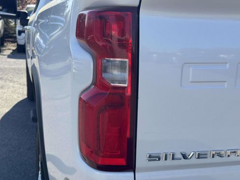 Used 2021 Chevrolet Silverado 2500 High Country w/ Z71 Off-Road Package AWD/4WD image 9