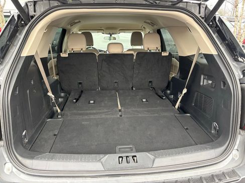 Used 2023 Ford Explorer XLT w/ Equipment Group 202A image 22