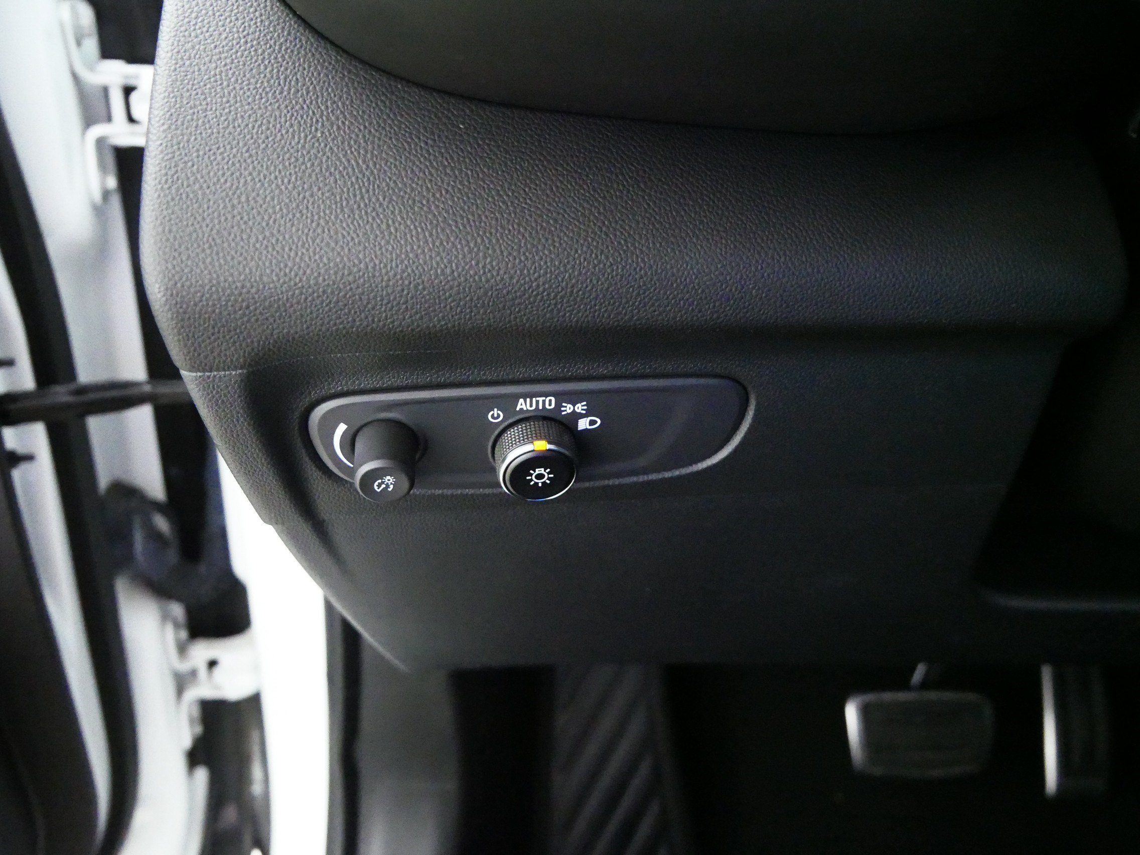 Used 2023 Buick Envision Preferred FWD image 26