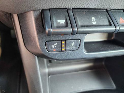 Used 2015 Chevrolet Colorado Z71 AWD/4WD image 22