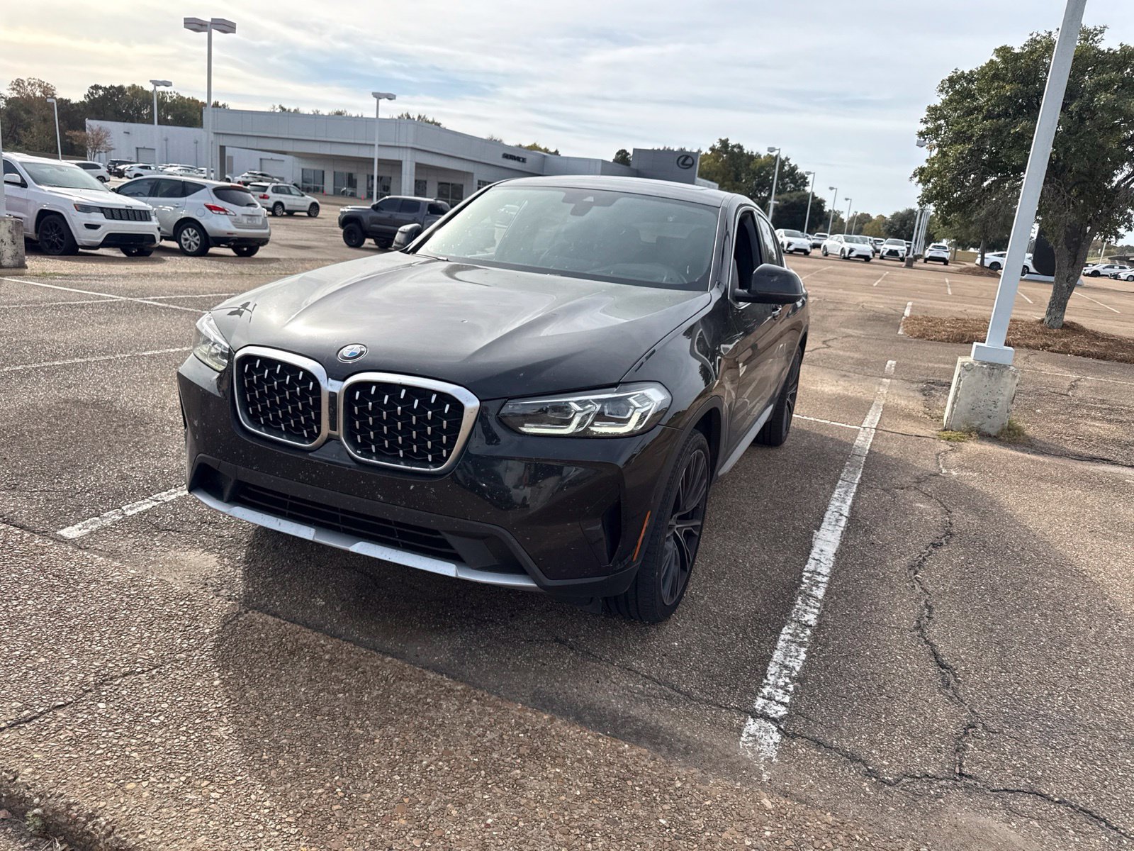 Certified 2024 BMW X4 xDrive30i w/ Premium Package AWD/4WD image 1