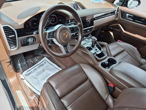 Used 2022 Porsche Cayenne AWD/4WD image 10
