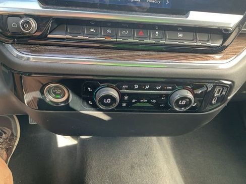 Used 2023 Chevrolet Silverado 1500 LT image 36