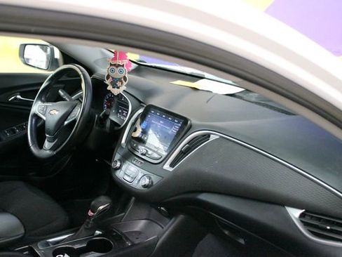 Used 2021 Chevrolet Malibu RS FWD image 12