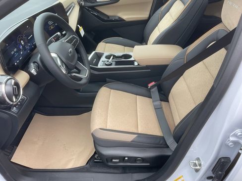 New 2026 Chevrolet Equinox ACTIV image 11