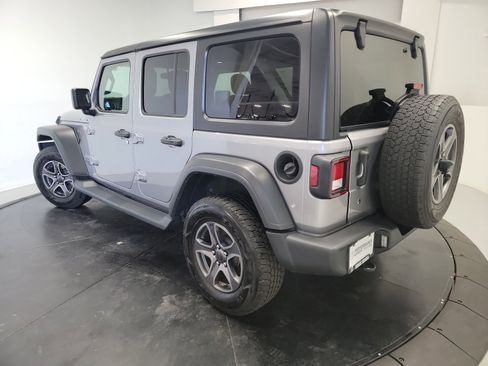 Used 2018 Jeep Wrangler Unlimited Sport S AWD/4WD image 6