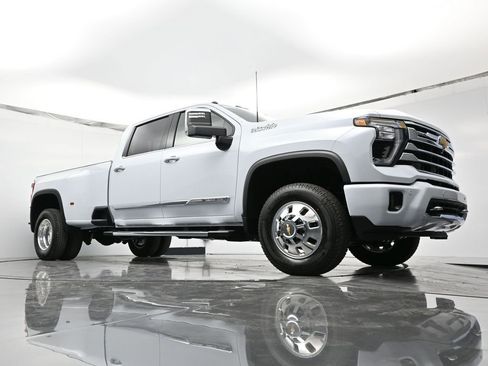 New 2026 Chevrolet Silverado 3500 High Country w/ Technology Package AWD/4WD image 38