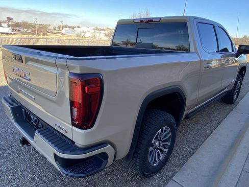Used 2023 GMC Sierra 1500 AT4 w/ Technology Package image 10
