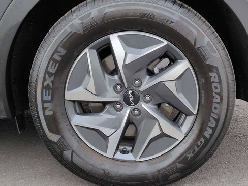 Used 2023 Kia Sorento EX w/ Panoramic Sunroof Package image 14