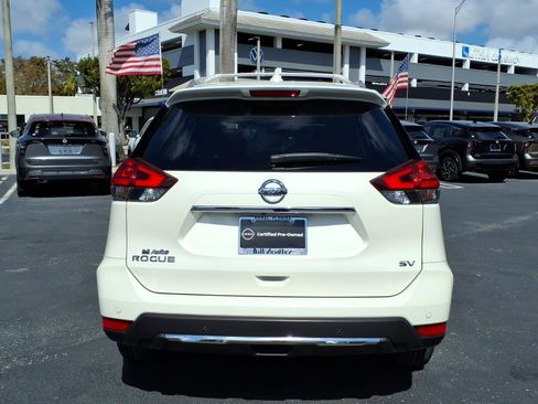Used 2020 Nissan Rogue SV image 13