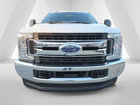 Used 2017 Ford F250 XLT image 2