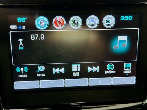 Used 2019 Chevrolet Traverse RS AWD/4WD image 17