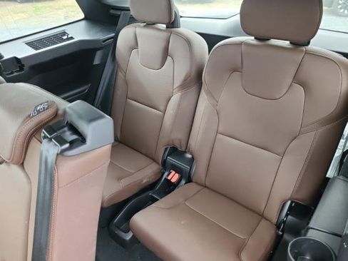 Used 2024 Volvo XC90 B5 Plus image 8