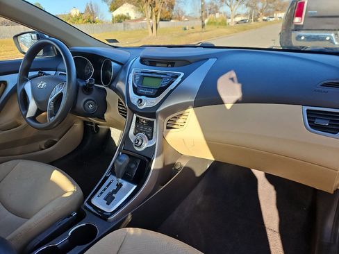 Used 2011 Hyundai Elantra GLS image 15