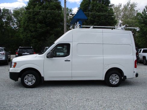 Used 2017 Nissan NV 2500 SV w/ Technology Package RWD image 2