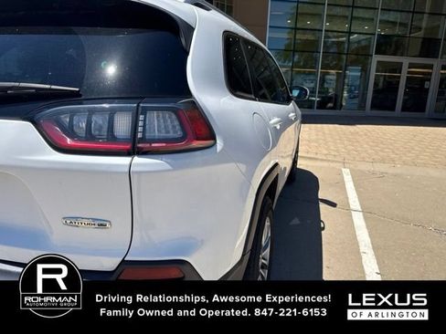 Used 2020 Jeep Cherokee Latitude Plus w/ Cold Weather Group AWD/4WD image 4