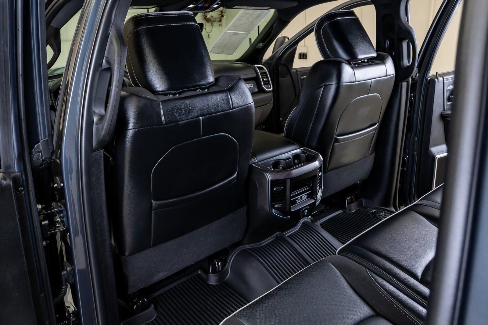 Used 2025 RAM 2500 Laramie w/ Night Edition AWD/4WD image 41