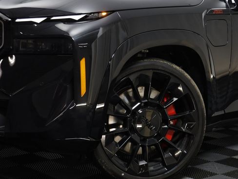 New 2026 BMW XM Label Red image 3