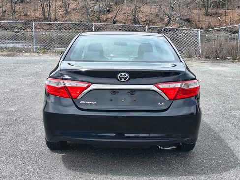Used 2015 Toyota Camry LE image 6