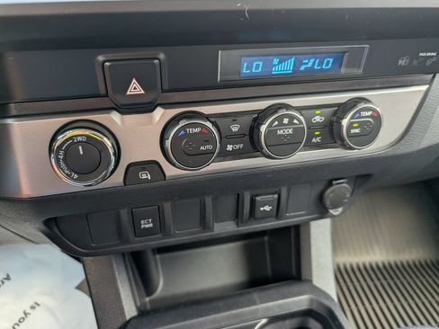 Used 2023 Toyota Tacoma SR AWD/4WD image 15