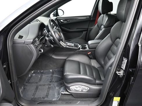 Certified 2024 Porsche Macan GTS AWD/4WD image 10