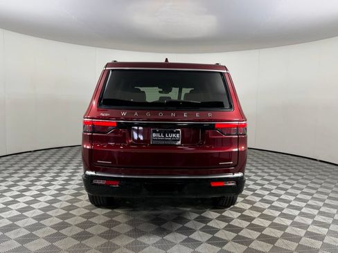 Used 2023 Jeep Wagoneer Series III w/ Preferred Equipment Group AWD/4WD image 7