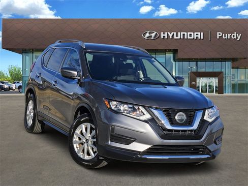 Used 2020 Nissan Rogue SV image 1