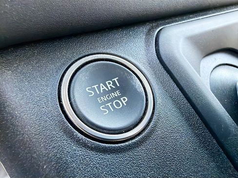 Used 2024 Land Rover Defender 110 S image 36