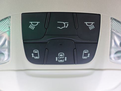 Used 2023 Chrysler Pacifica Touring-L FWD image 26